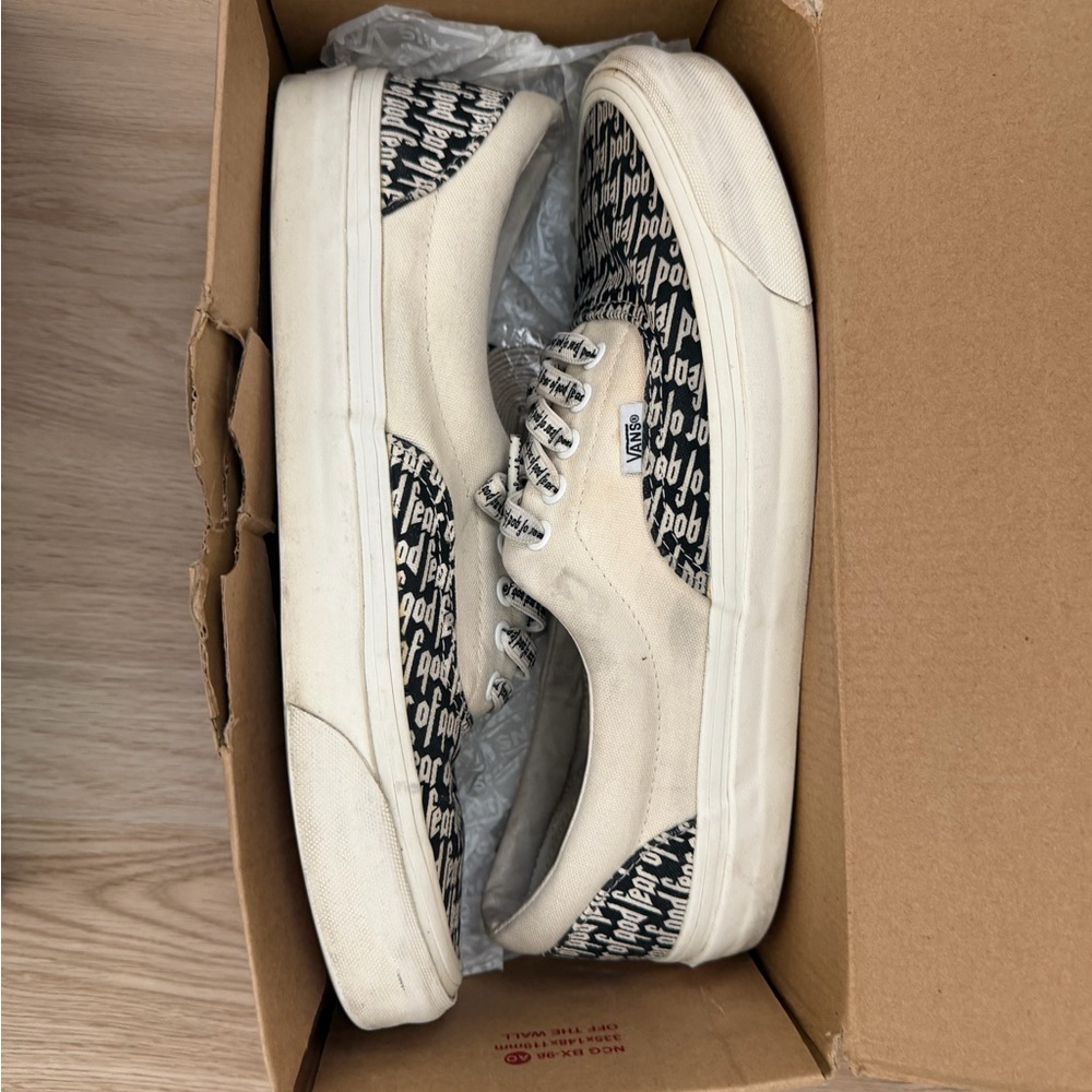Vans Men's Cream and Black Sneakers